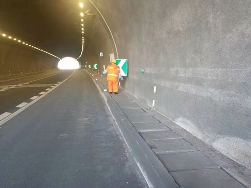 营造优质行车环境1.jpg