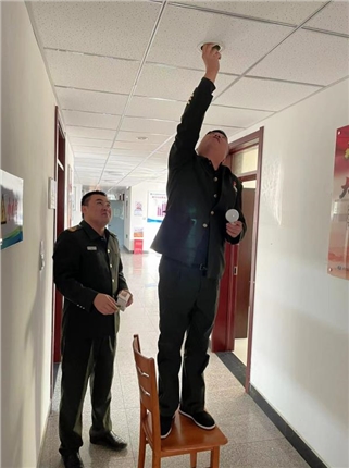 照明维护.jpg 照明维护.jpg