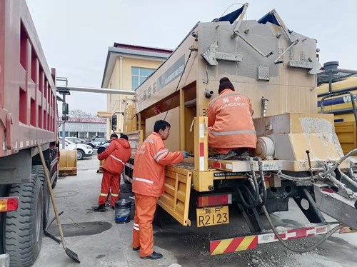 检修除雪车.jpg