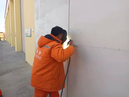 维修大门3.9.jpg 维修大门3.9.jpg