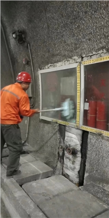 清理隧道消防设备.jpg